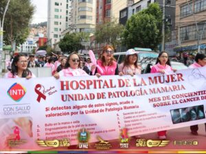 HOSPITAL DE LA MUJER REFUERZA LA PREVENCIÓN DEL CÁNCER DE MAMA CON CAMINATA Y FERIA DE SALUD